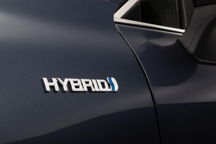 Логотип Toyota Venza Hybrid Limited 2020 года  (фото 25 из 41)